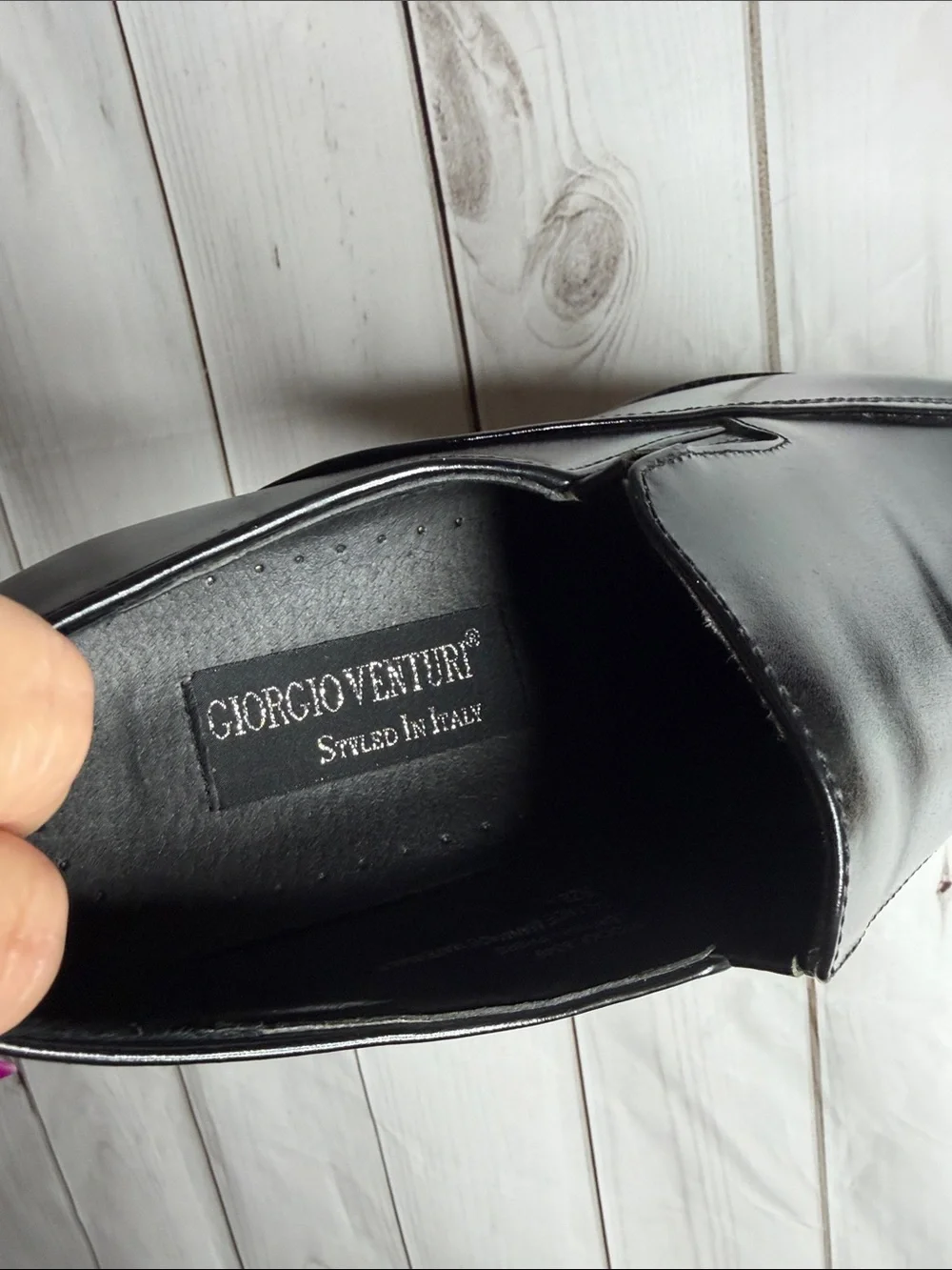 Men's Black Leather Slip-On Loafers 8.5 in box